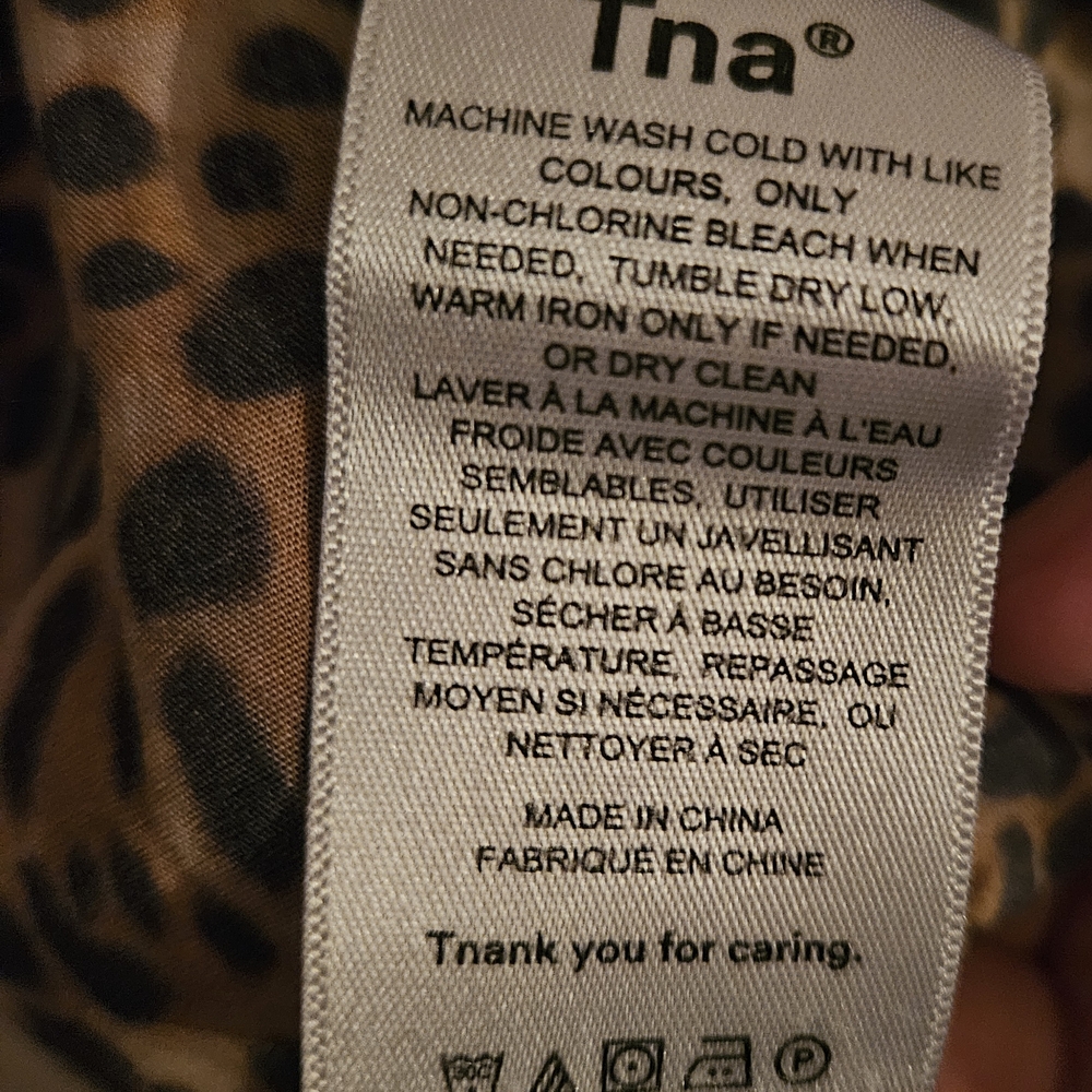 **SOLD** TNA Leopard Print Shirt - Picture 4 of 6